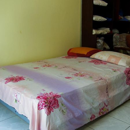 Birbili Youth Guest House Афіни Екстер'єр фото