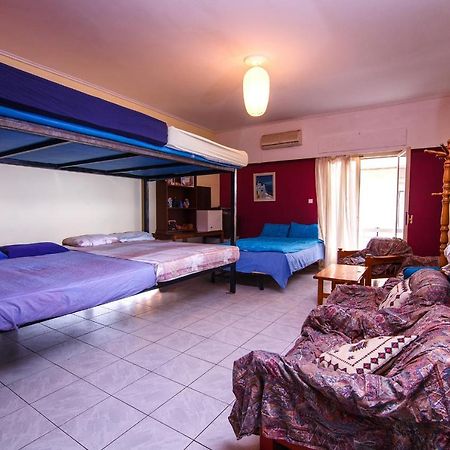 Birbili Youth Guest House Афіни Екстер'єр фото