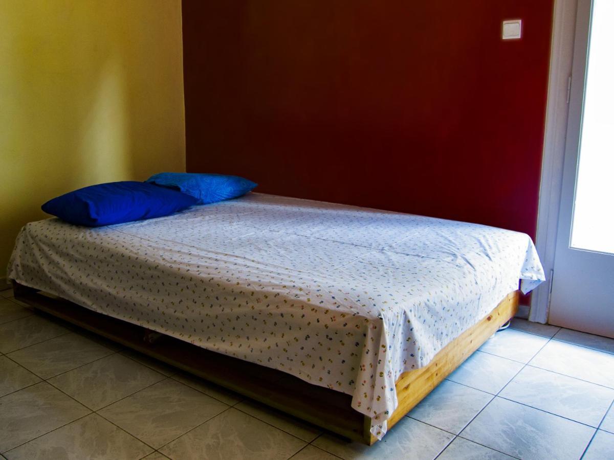 Birbili Youth Guest House Афіни Екстер'єр фото