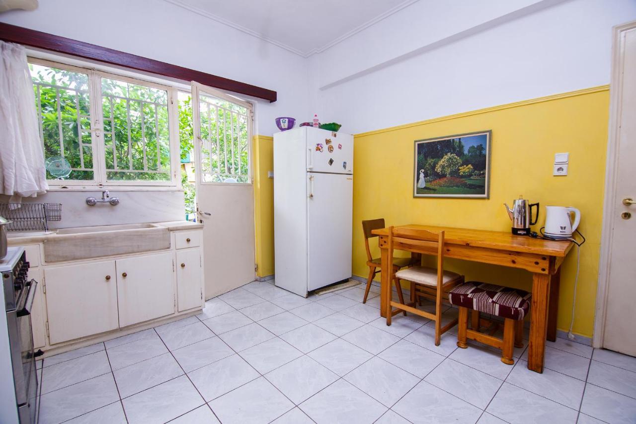 Birbili Youth Guest House Афіни Екстер'єр фото